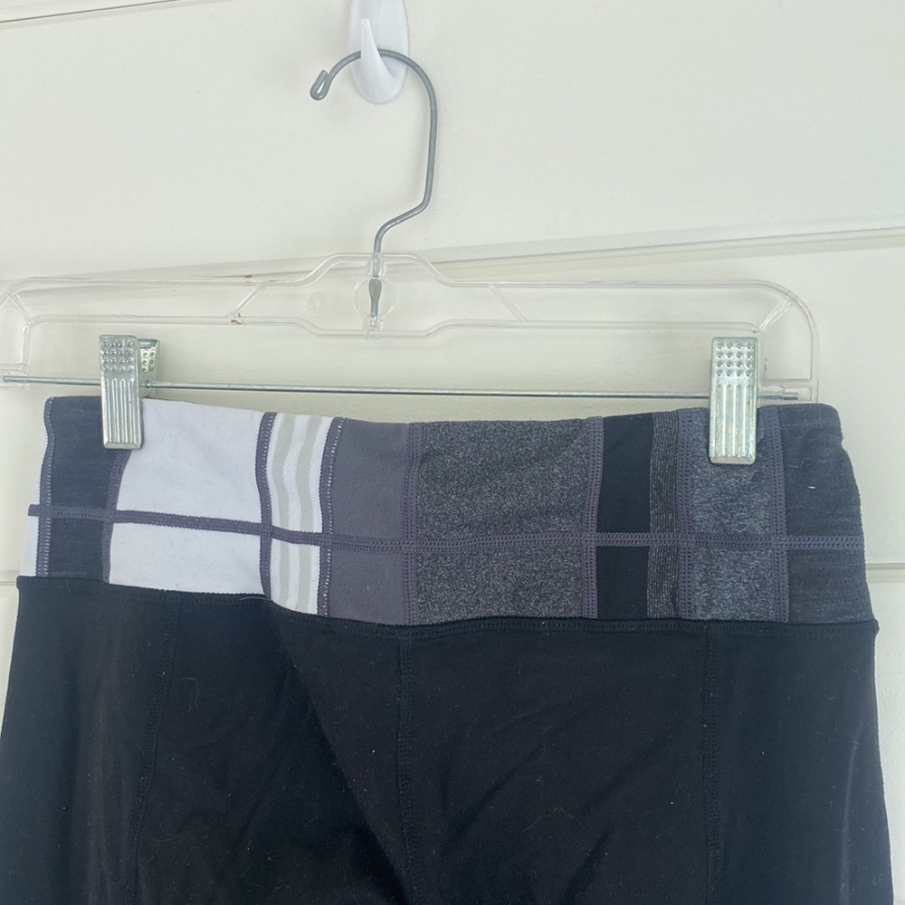 Lululemon | Flare Capri Leggings with Patterned Waistband | Great Condition - Picture 4 of 7